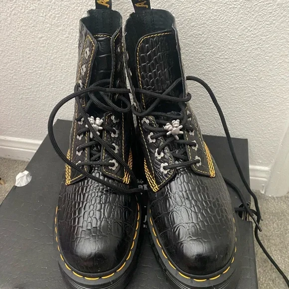 ??SALE -LIMITED EDITION Dr. Martens Marc Jacob collab Black Leather Combat Boots Shop Dr Martens Marc Jacobs Vegan Jadon in Black main image 3